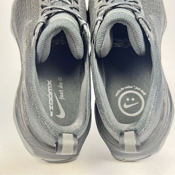 Nike Zoom Invincible Run 3 Flyknit Triple Black Women’s Sneakers Size 10 - Picture 9 of 10